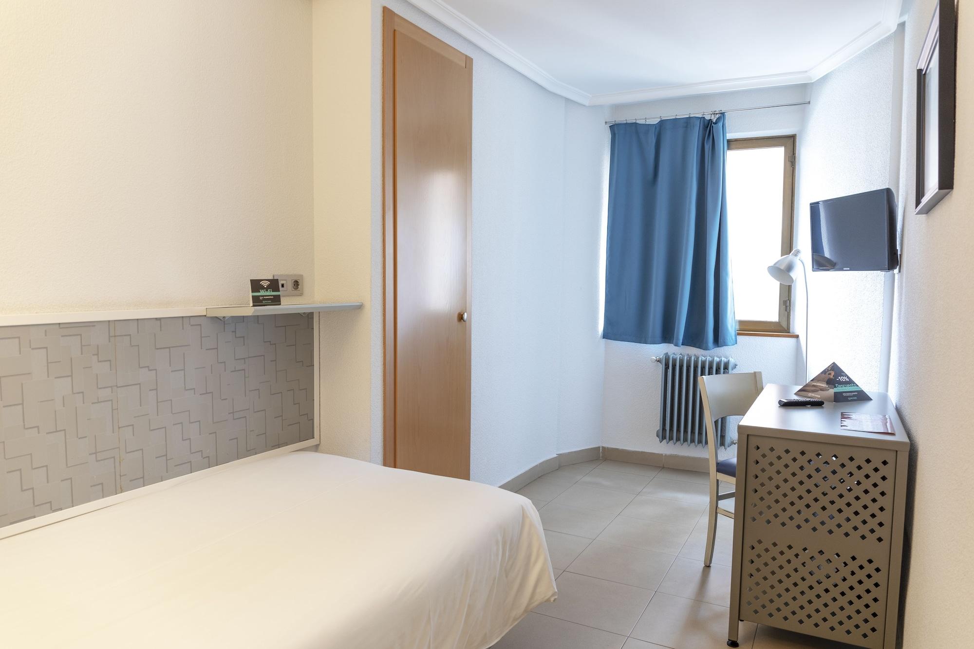 Hotel Alda Centro Паленсия Екстериор снимка