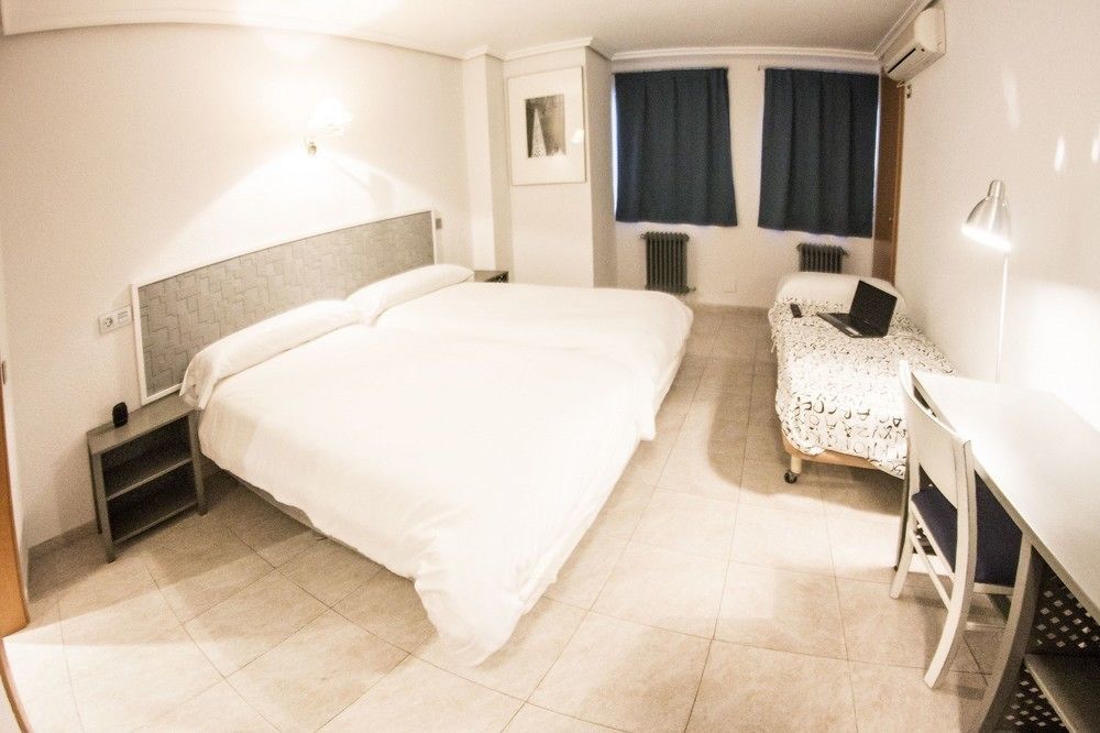 Hotel Alda Centro Паленсия Екстериор снимка
