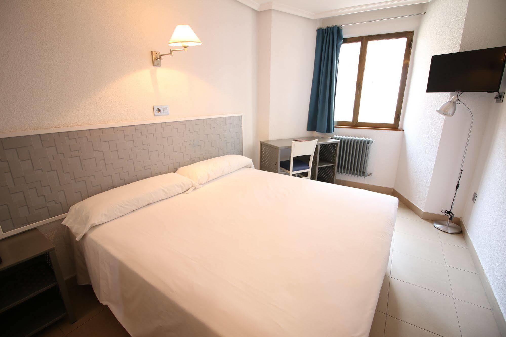 Hotel Alda Centro Паленсия Екстериор снимка