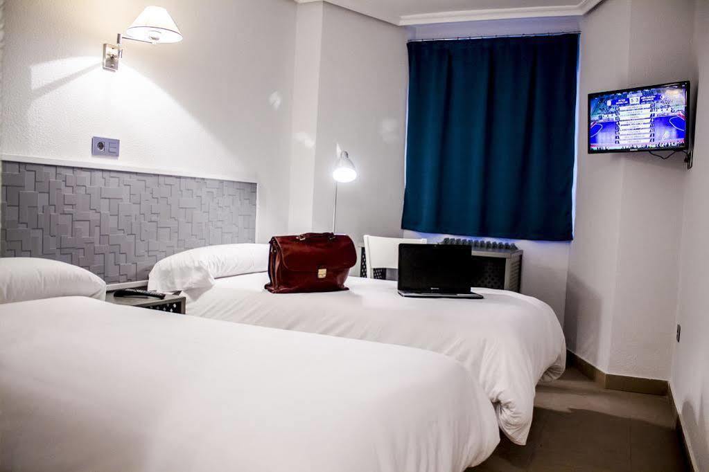 Hotel Alda Centro Паленсия Екстериор снимка